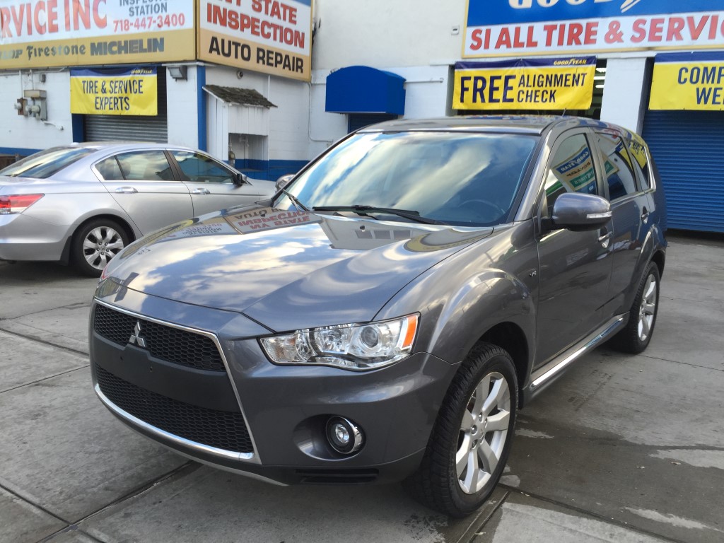 Used Car - 2011 Mitsubishi Outlander XLS for Sale in Staten Island, NY