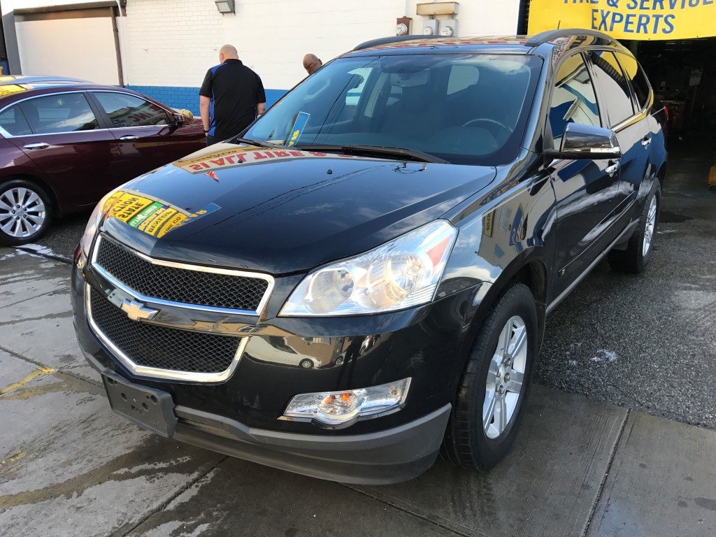 Used Car - 2010 Chevrolet Traverse LT for Sale in Staten Island, NY