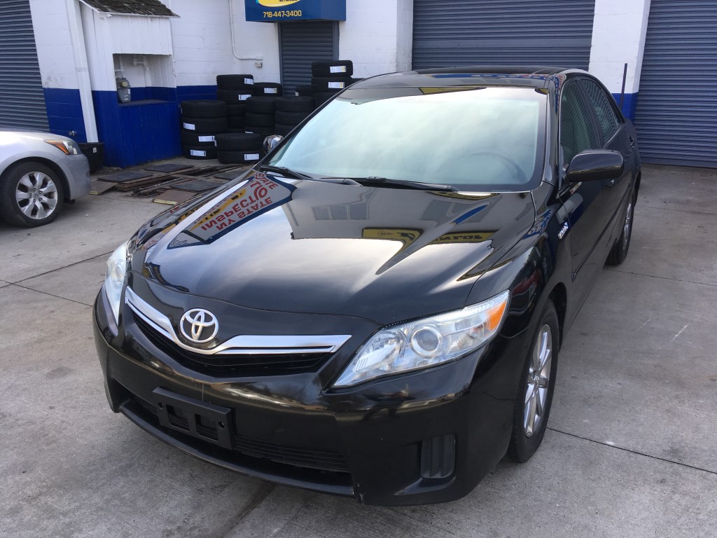 Used Car - 2011 Toyota Camry Hybrid for Sale in Staten Island, NY