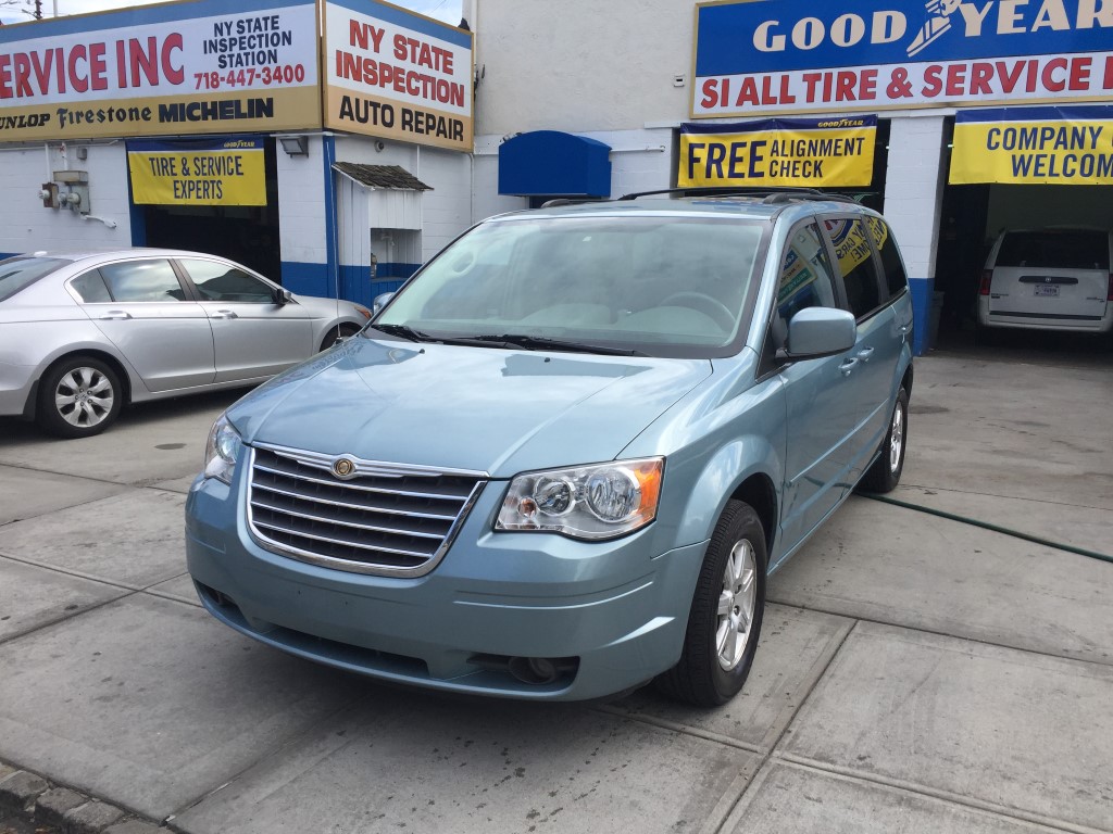 Used Car - 2008 Chrysler Town & Country Touring for Sale in Staten Island, NY