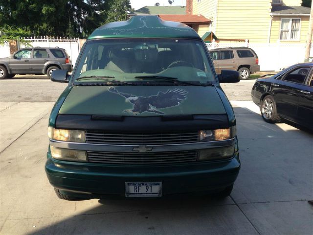 Used Car - 1999 Chevrolet Astro for Sale in Brooklyn, NY