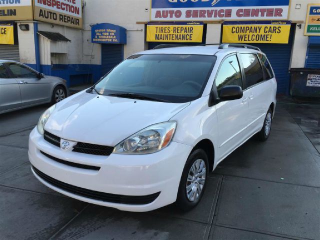 Used Car - 2005 Toyota Sienna LE for Sale in Staten Island, NY