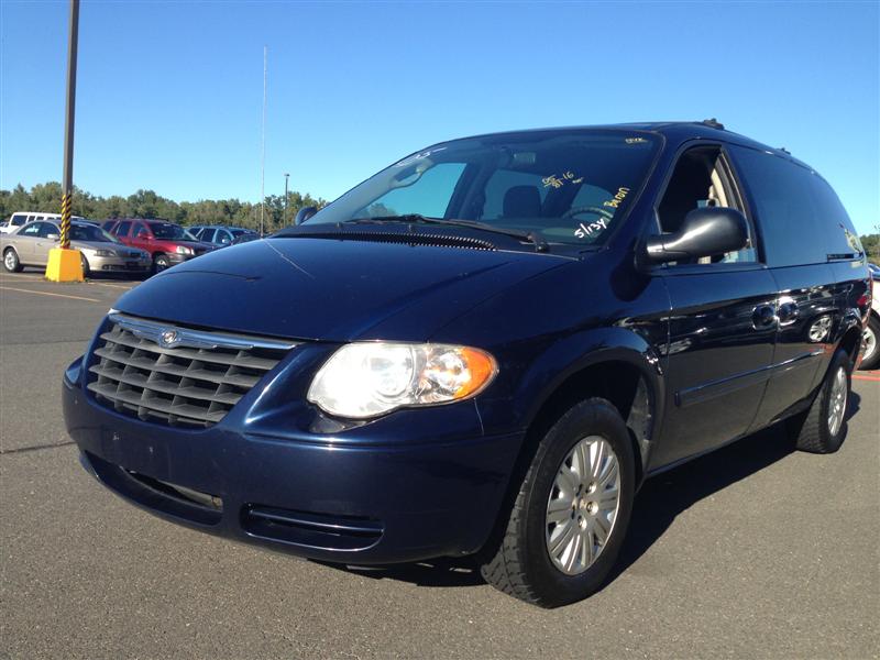 Used Car - 2005 Chrysler Town & Country for Sale in Brooklyn, NY