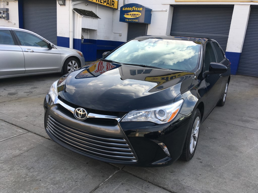 Used Car - 2016 Toyota Camry LE for Sale in Staten Island, NY