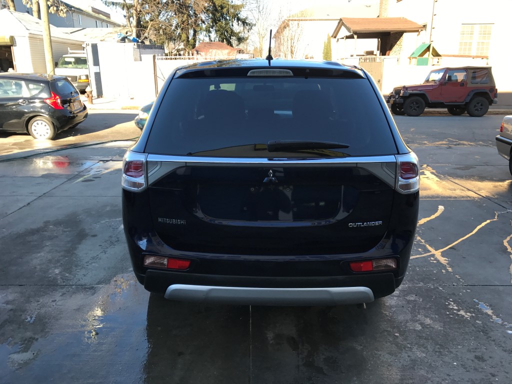 Used - Mitsubishi Outlander ES SUV for sale in Staten Island NY