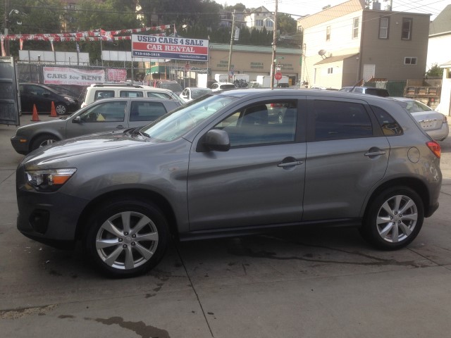 Used - Mitsubishi Outlander ES Wagon for sale in Staten Island NY