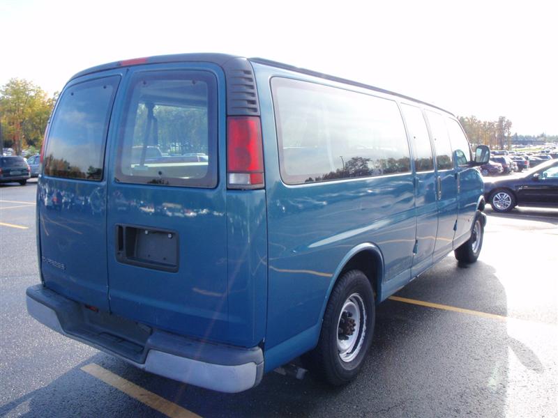 1999 Chevrolet G3500 Passenger Van for sale in Brooklyn, NY