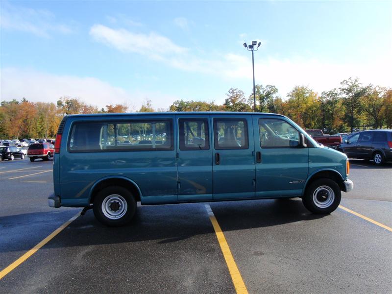 1999 Chevrolet G3500 Passenger Van for sale in Brooklyn, NY