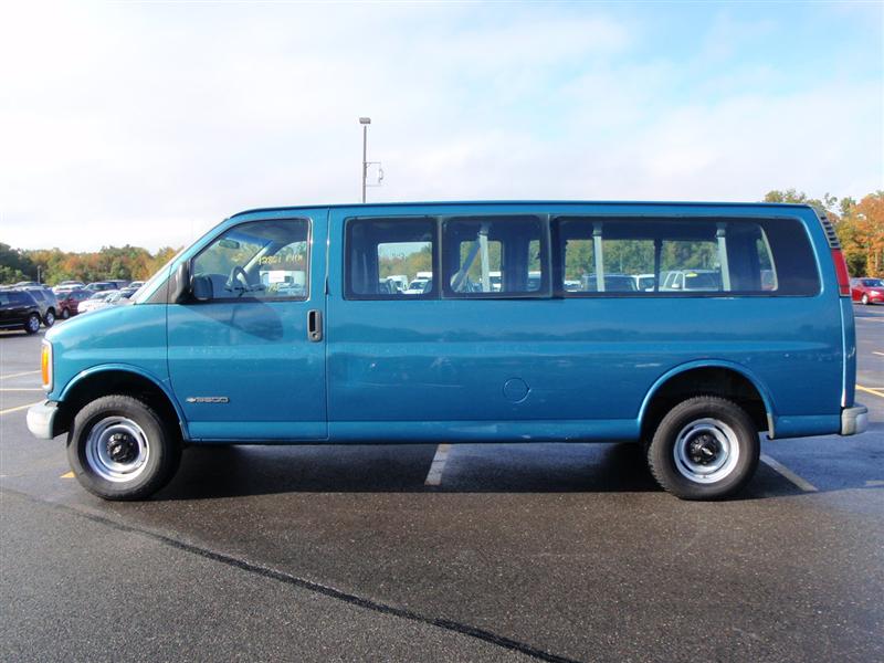 1999 Chevrolet G3500 Passenger Van for sale in Brooklyn, NY