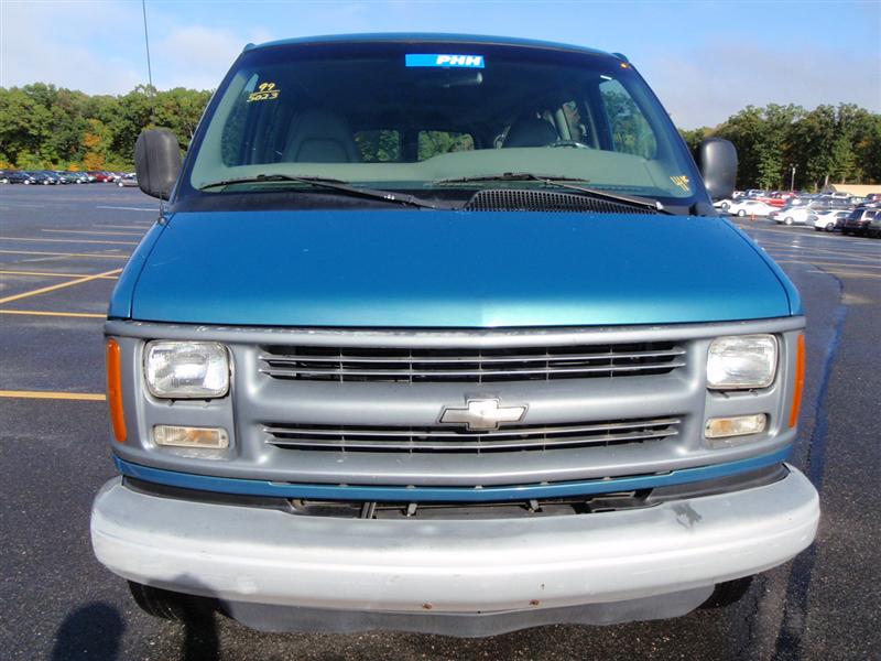 1999 Chevrolet G3500 Passenger Van for sale in Brooklyn, NY