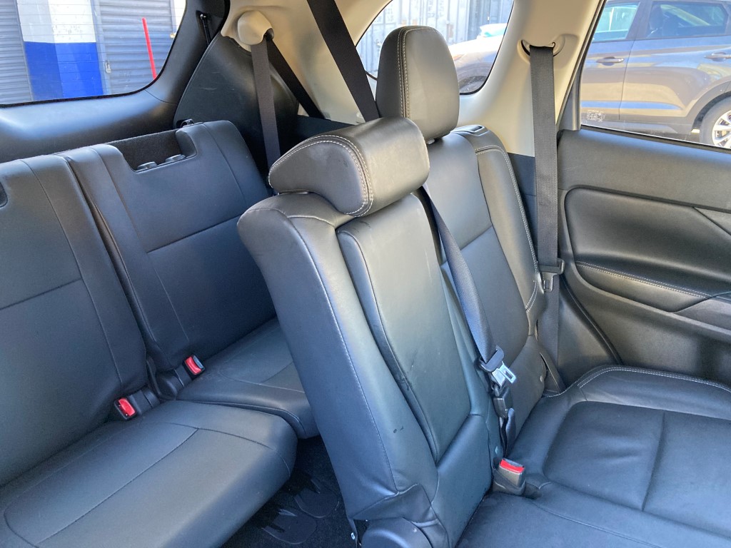 Used - Mitsubishi Outlander SEL AWD SUV for sale in Staten Island NY