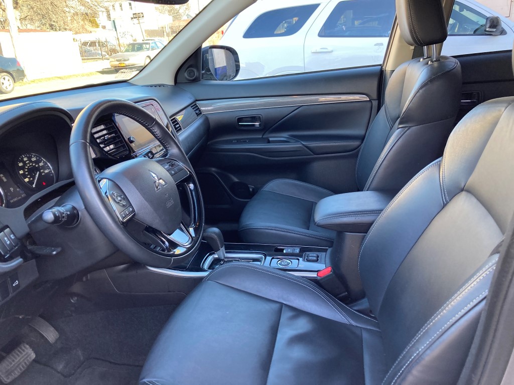 Used - Mitsubishi Outlander SEL AWD SUV for sale in Staten Island NY