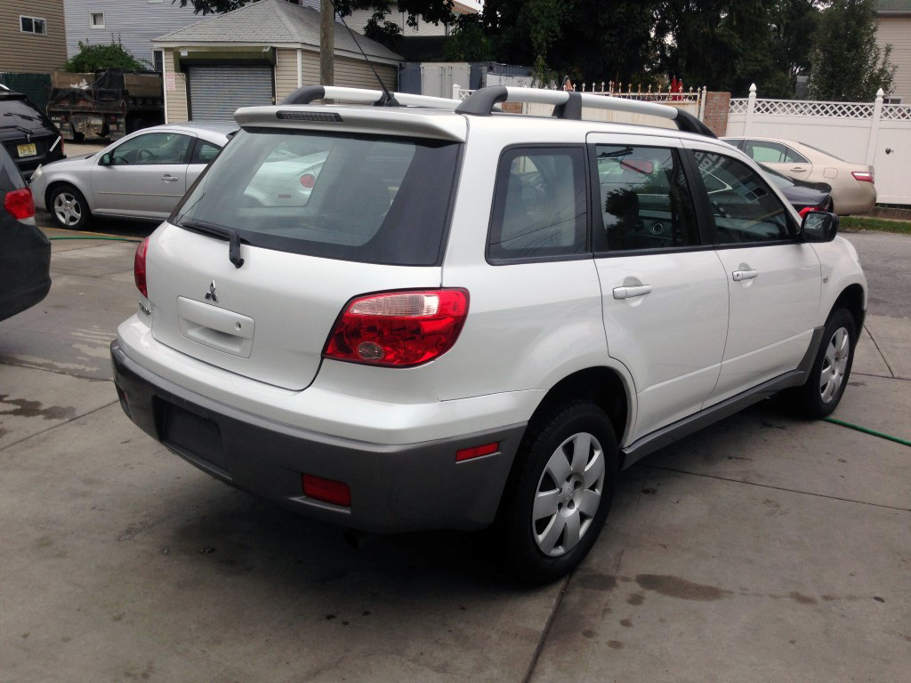 Used - Mitsubishi Outlander LS AWD  for sale in Staten Island NY