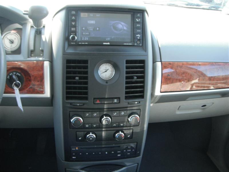 2008 Chrysler Town & Country TOURING DVD and Camera MiniVan for sale in Brooklyn, NY