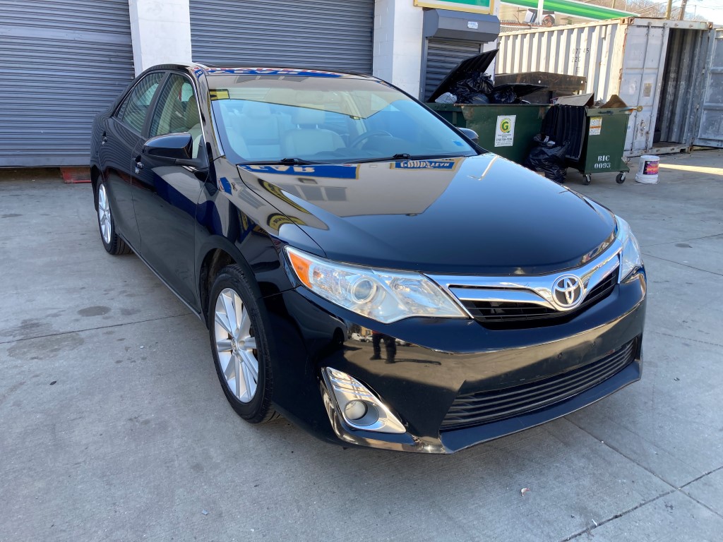 Used - Toyota Camry XLE Sedan for sale in Staten Island NY