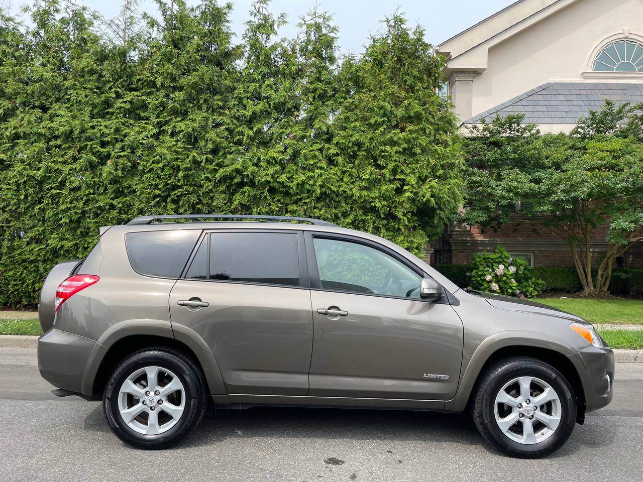 Used - Toyota RAV4 Limited 4x4 SUV for sale in Staten Island NY