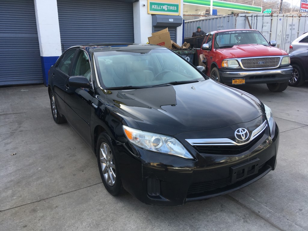 Used - Toyota Camry Hybrid Sedan for sale in Staten Island NY