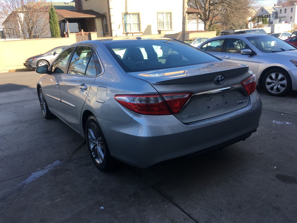 Used - Toyota Camry SE Hybrid Sedan for sale in Staten Island NY