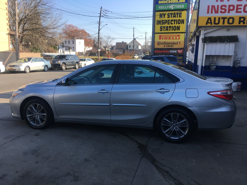 Used - Toyota Camry SE Hybrid Sedan for sale in Staten Island NY