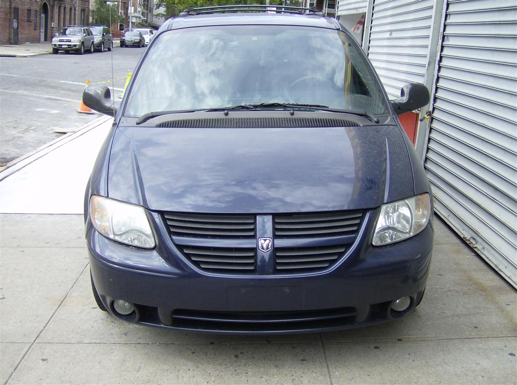 2005 Dodge Caravan MiniVan for sale in Brooklyn, NY