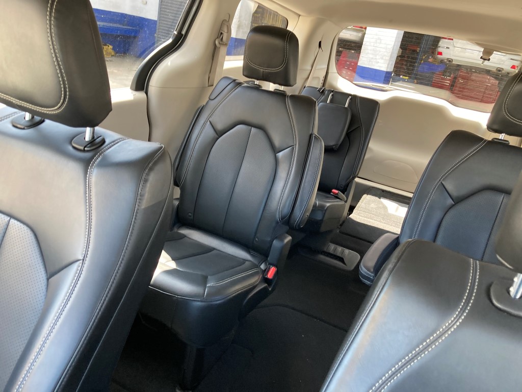 Used - Chrysler Voyager LXi Minivan for sale in Staten Island NY