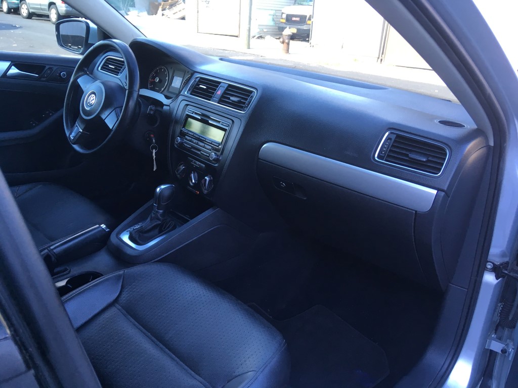 Used - Volkswagen Jetta SE Sedan for sale in Staten Island NY