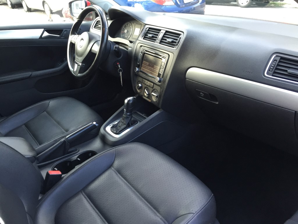 Used - Volkswagen Jetta SE Sedan for sale in Staten Island NY