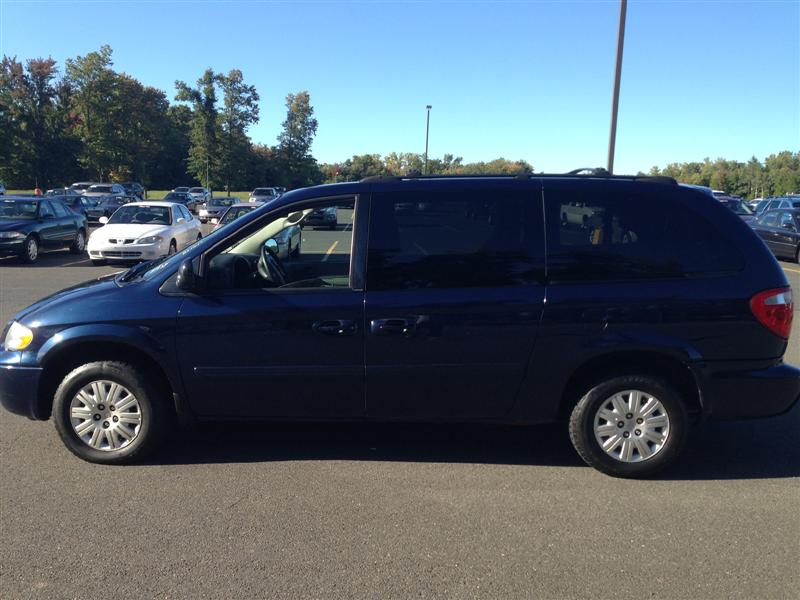 2005 Chrysler Town & Country Minivan for sale in Brooklyn, NY