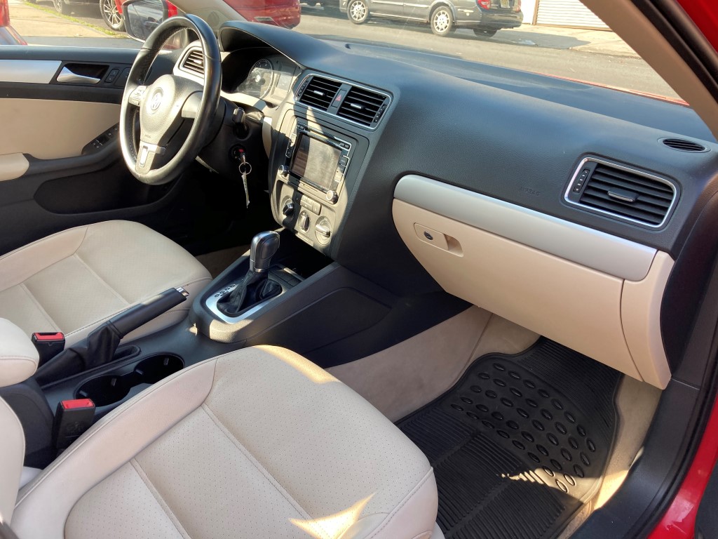 Used - Volkswagen Jetta SE Sedan for sale in Staten Island NY