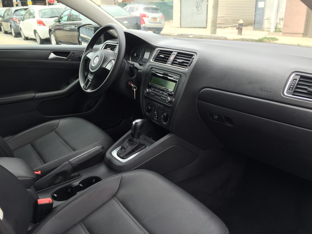 Used - Volkswagen Jetta SE Sedan for sale in Staten Island NY