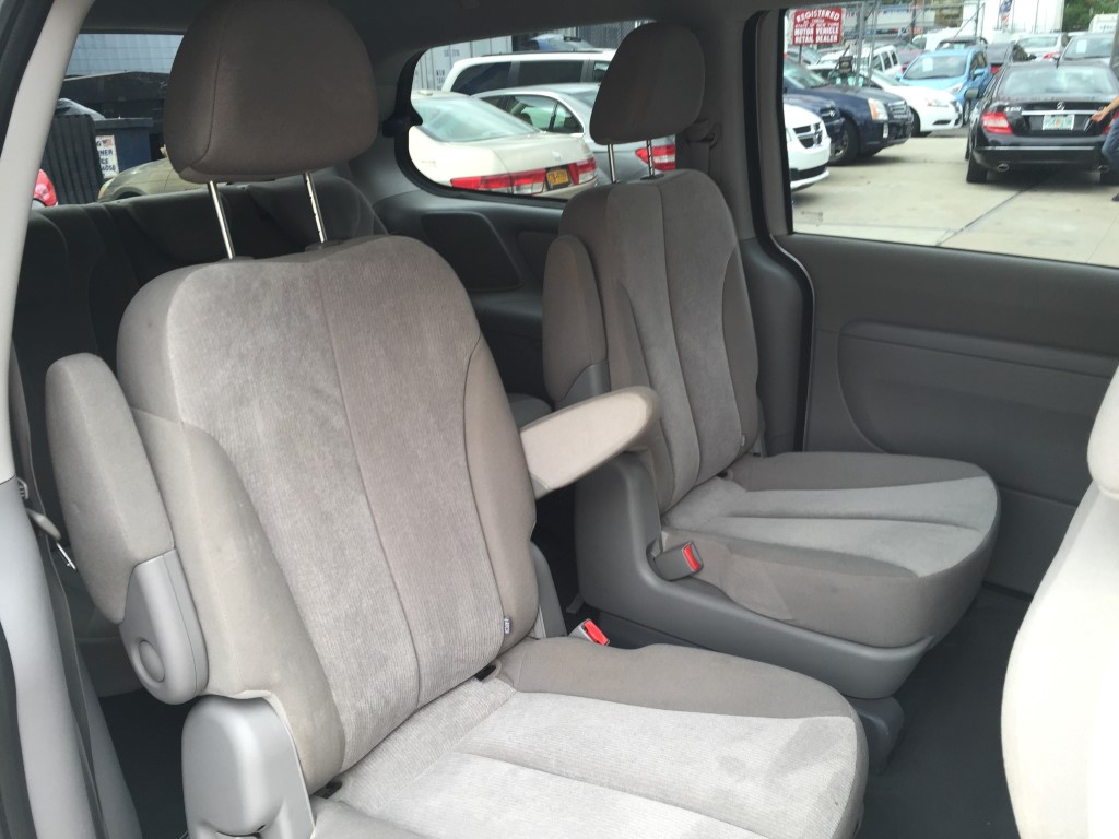 Used - Kia Sedona LX MiniVan for sale in Staten Island NY