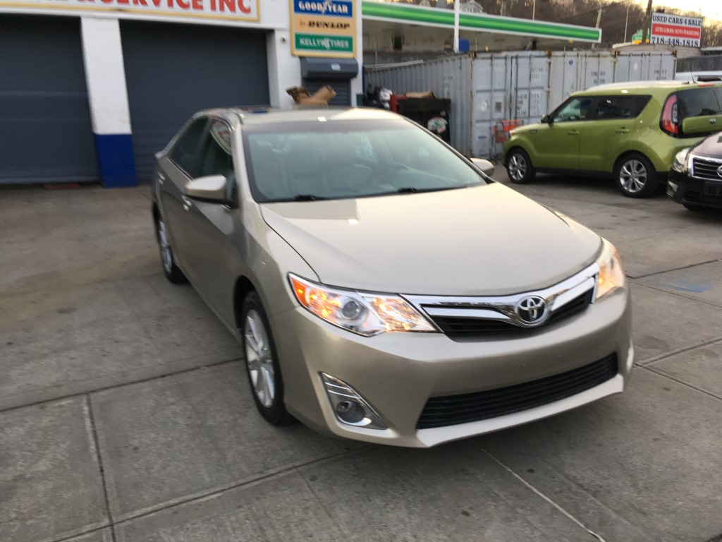 Used - Toyota Camry XLE Sedan for sale in Staten Island NY