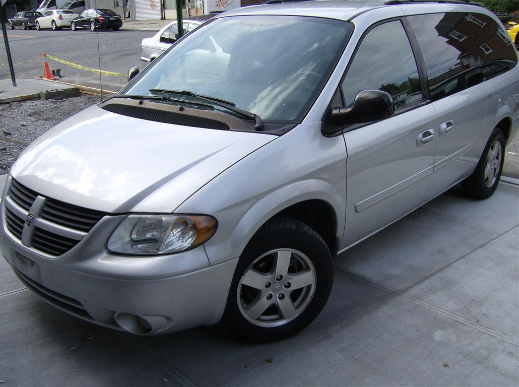 2006 Dodge Grand Caravan SXT MiniVan for sale in Brooklyn, NY