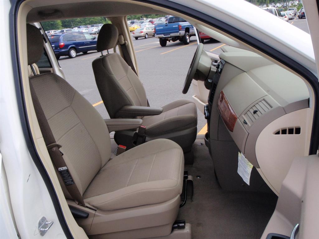 2008 Chrysler Town & Country MiniVan for sale in Brooklyn, NY