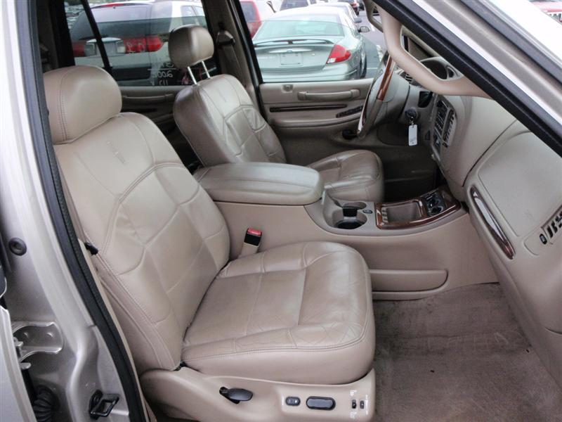 2002 Lincoln Navigator Sport Utility 4WD for sale in Brooklyn, NY