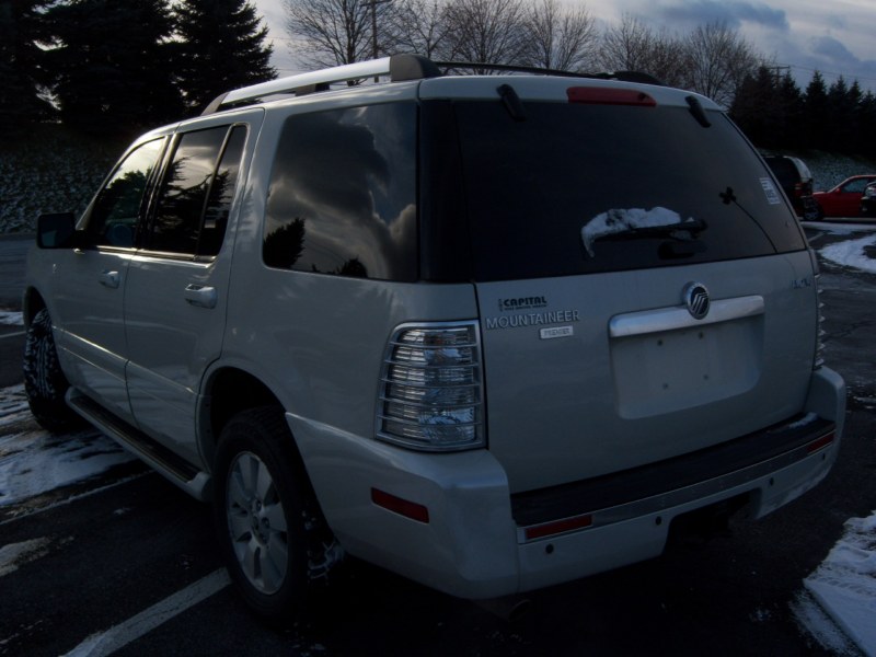 Used - Mercury Mountaineer Sport Utility  for sale in Staten Island NY