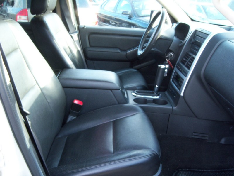 Used - Mercury Mountaineer Sport Utility  for sale in Staten Island NY