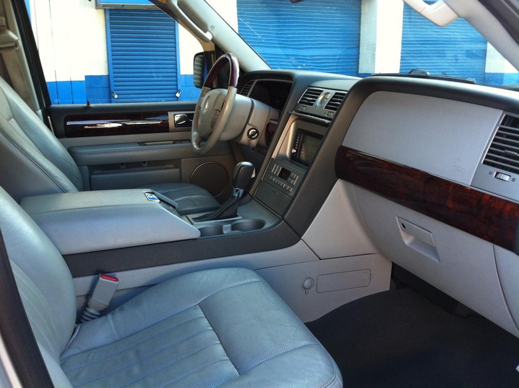 2004 Lincoln Navigator Sport Utility for sale in Brooklyn, NY